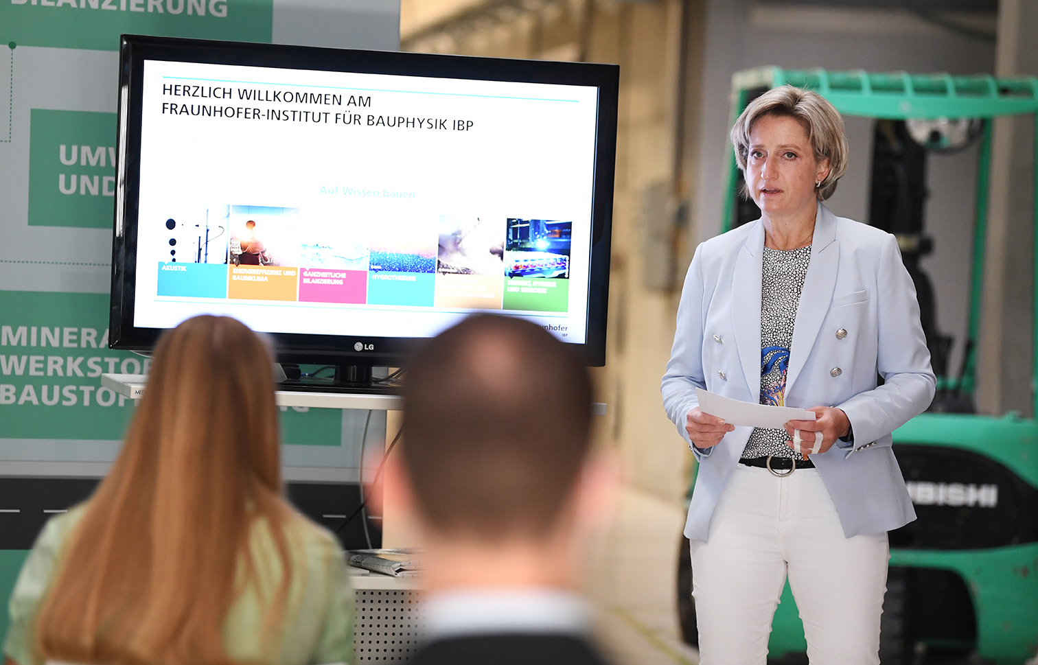 Wirtschaftsministerin Hoffmeister-Kraus