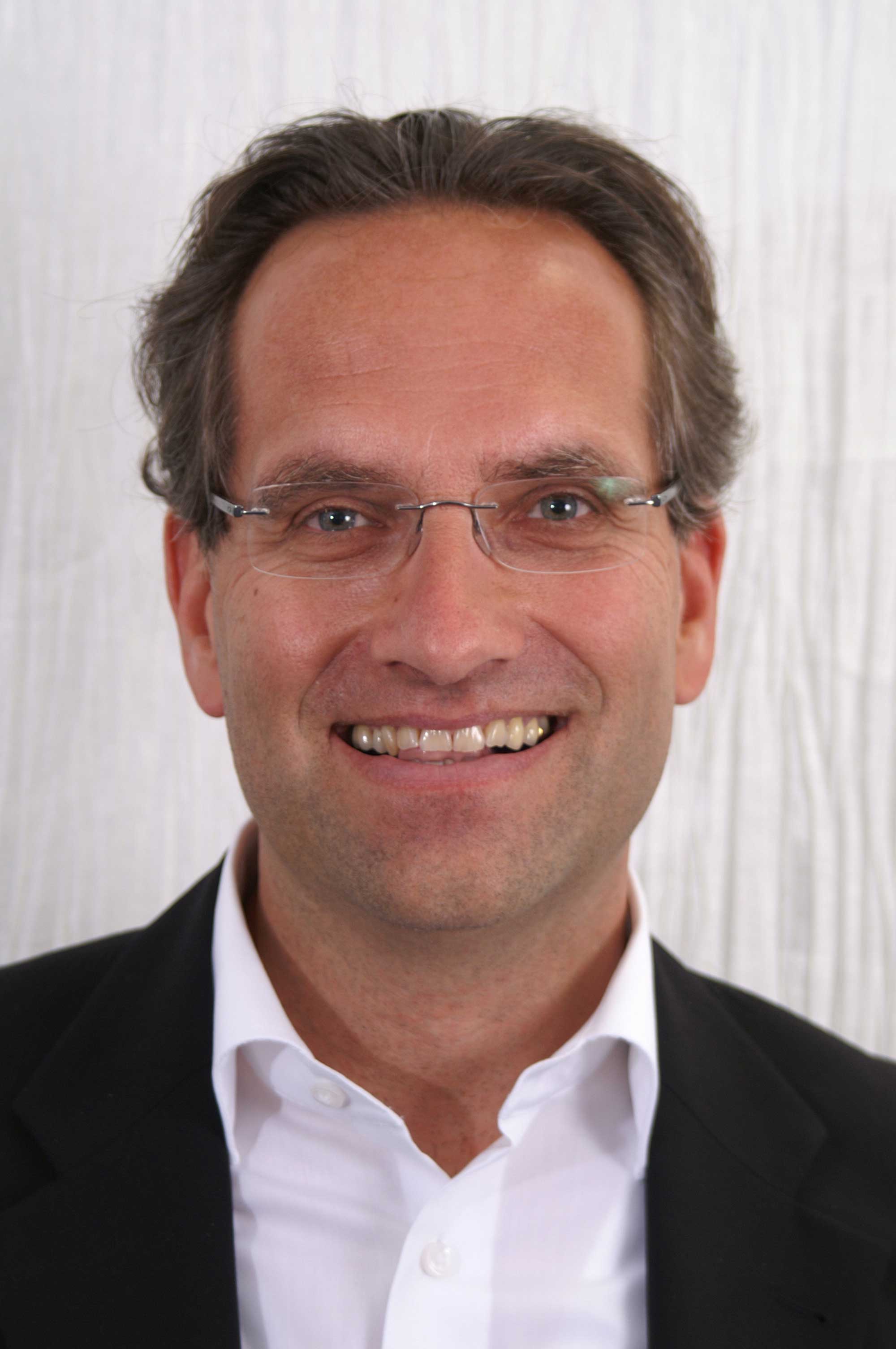 Portrait von Prof. Dr. Klaus Sedlbauer.