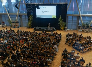 Blick in den ausgebuchten Veranstaltungsort des Kongress »Zukunftsraum Schule«.