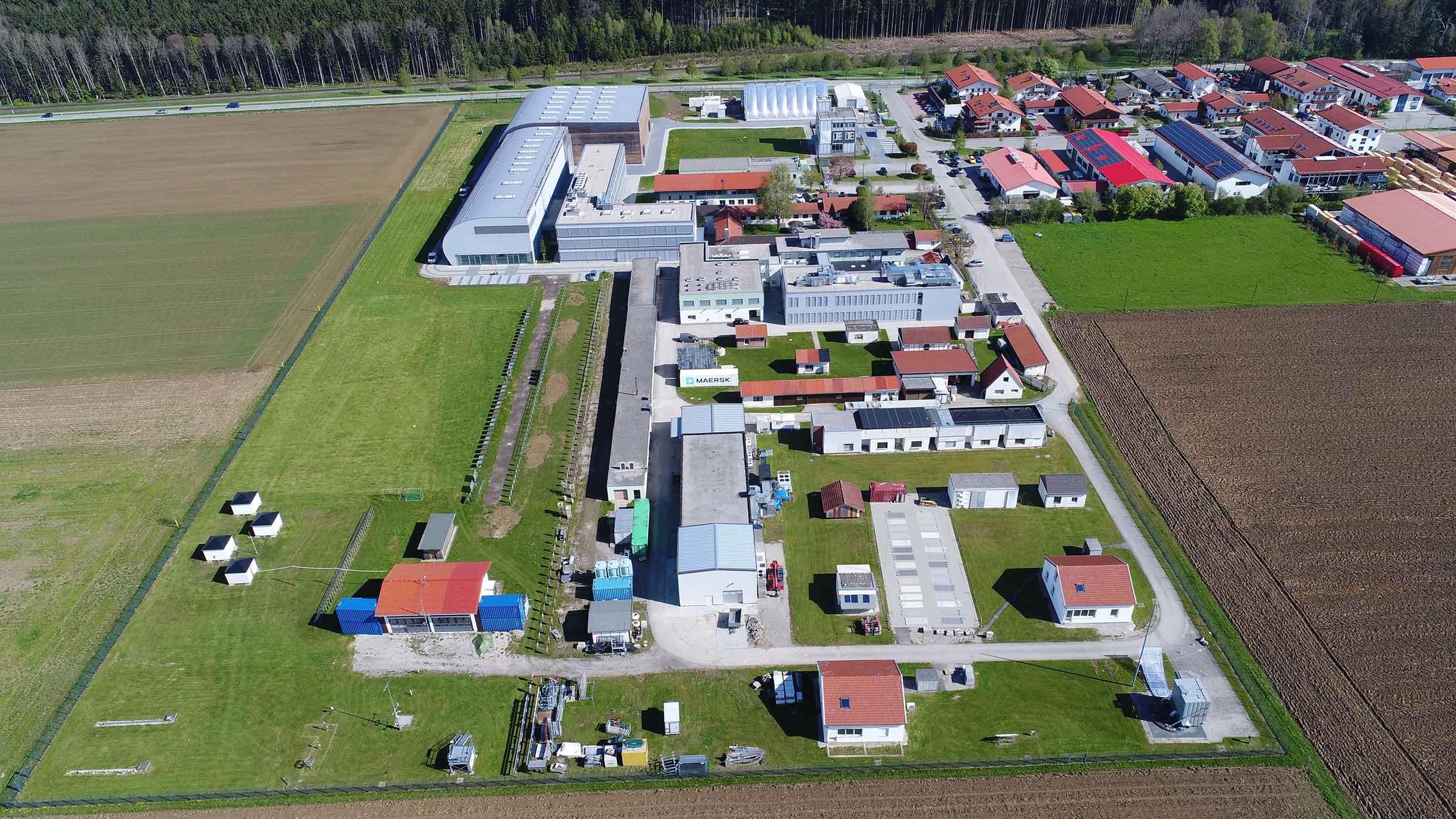 Luftaufnahme Holzkirchen Luftaufnahme vom Gelände des Fraunhofer IBP von Süden.