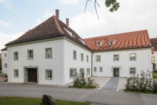 Alte Schaefflerei Sued-West-Ansicht.