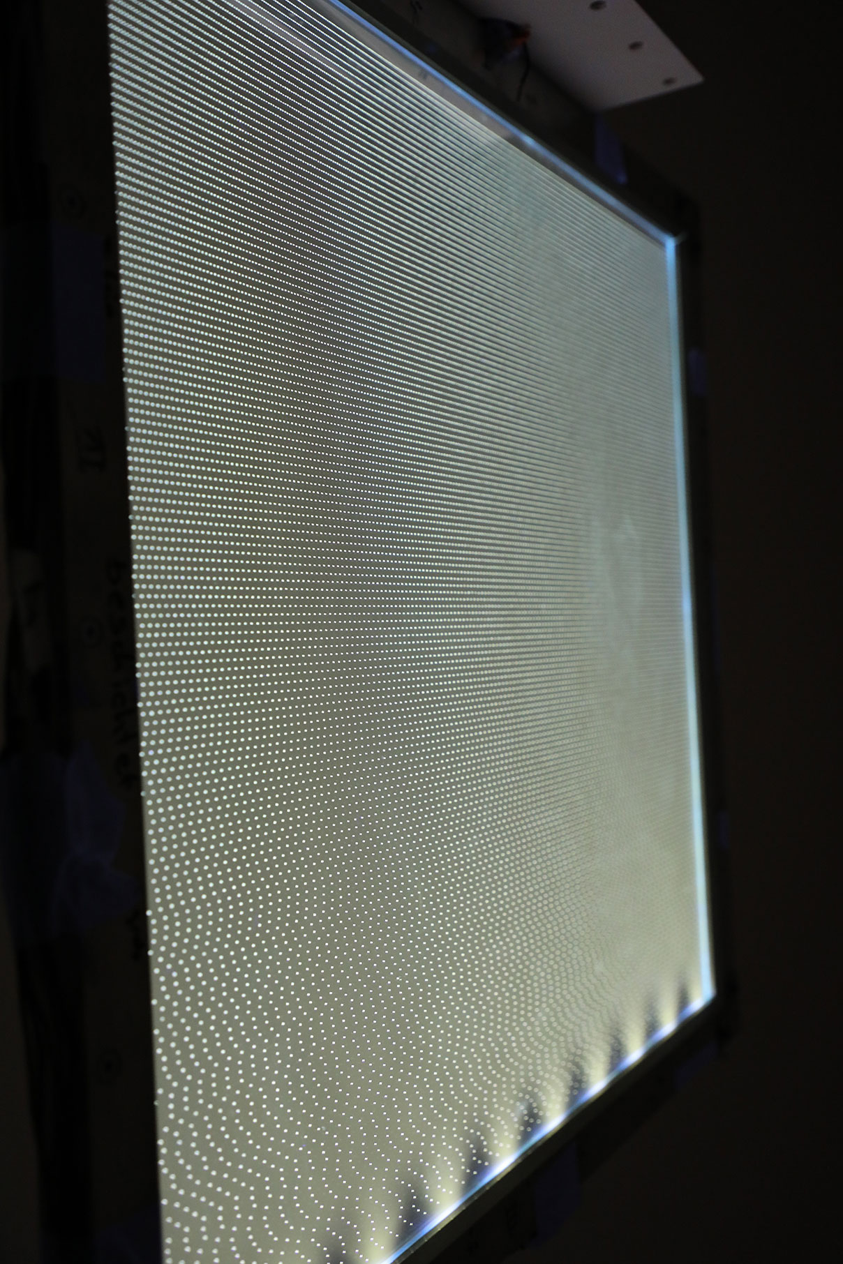 Scheibe mit aktivierten UV-A LEDs