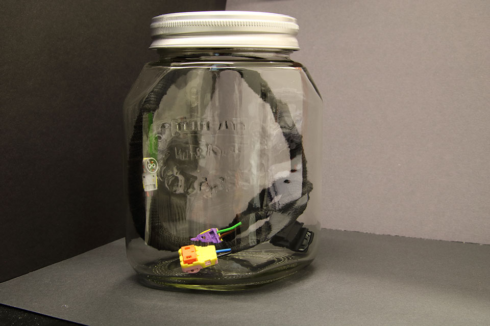 Material sample for odor evaluation according to the automotive standard