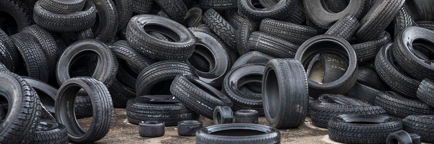 High-carbon residues from tyres