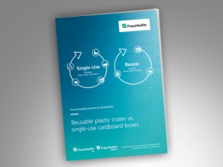 Cover page report “Reusable plastic crates vs. single-use cardboard boxes”.