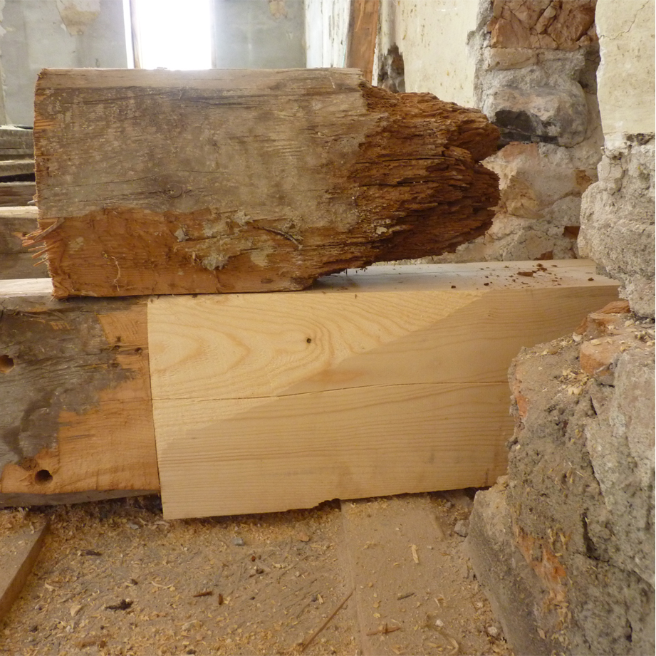 Wooden beam end