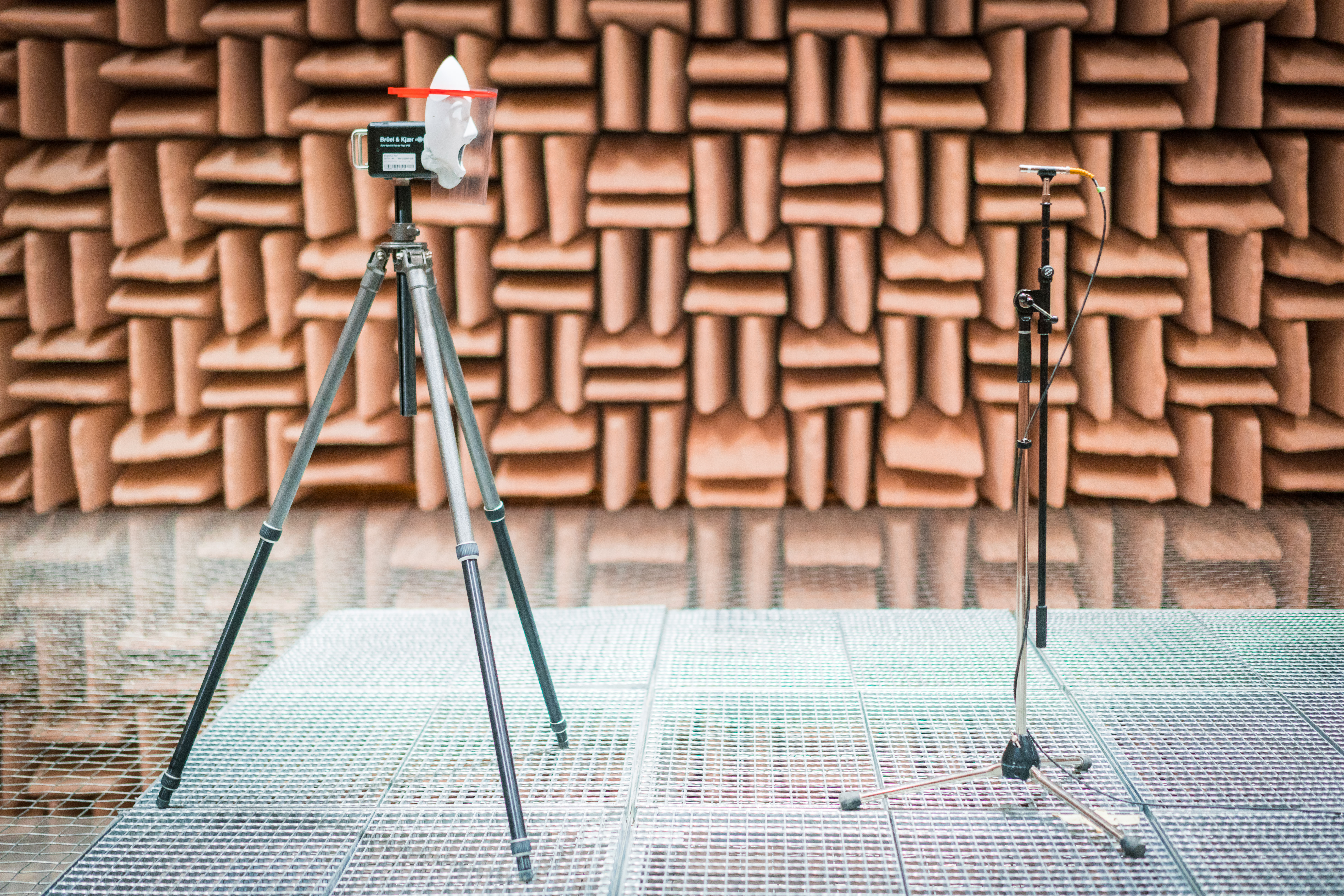 Measuring microphones record signals