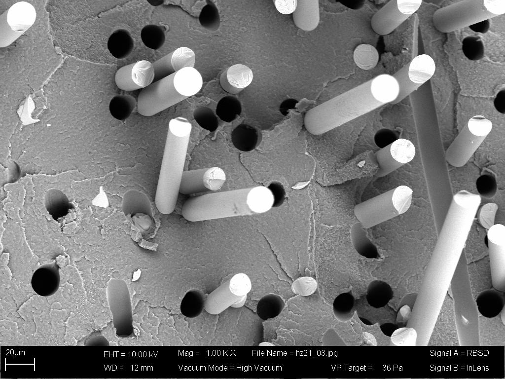 Fracture pattern (REM) of glass fibers